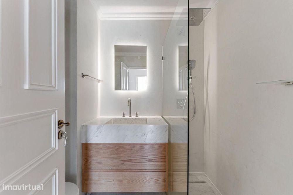 Penthouse T6 com Terraço de 131 m2 e Vista sobre Lisboa | Alvalade