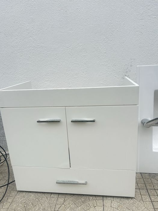 Lavatorio WC com armario