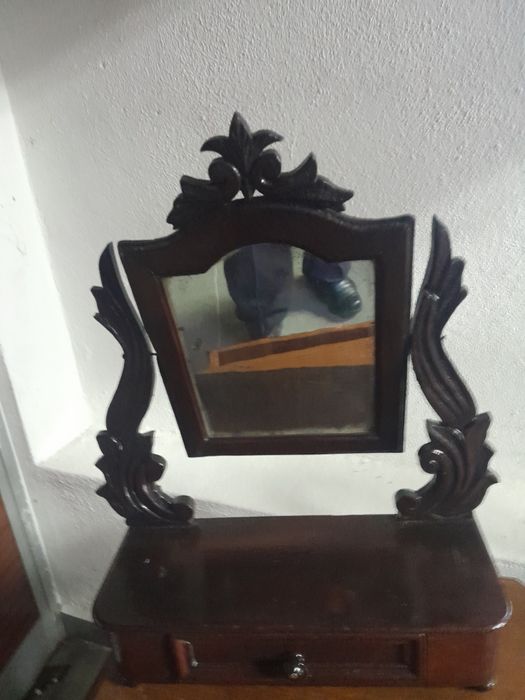 3 peças de mobilia antigas