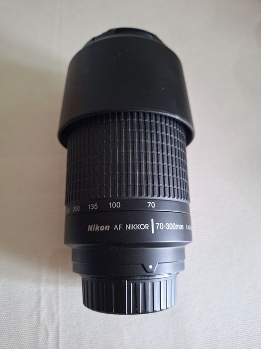 Об‘єктив AF Nikkor 70-300 mm