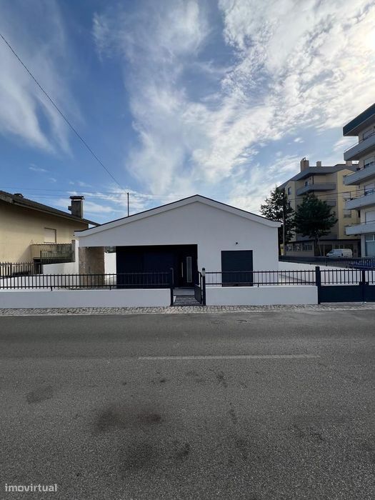T2 Detached House Ready to Move In, Located in the Center of Fátima – Price Negotiable