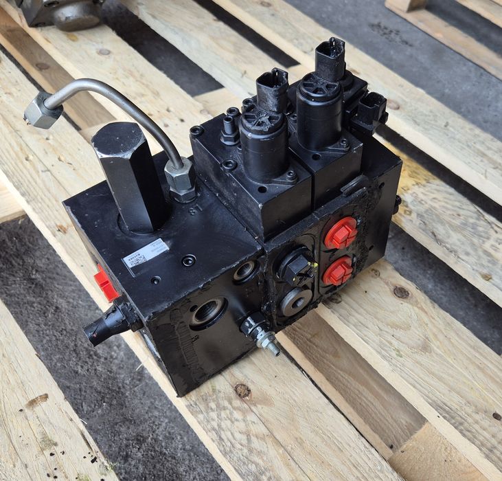 Rozdzielacz hydrauliczny Bucher Hydraulics 8⁠03⁠8⁠658 L⁠211⁠50⁠30⁠3⁠6