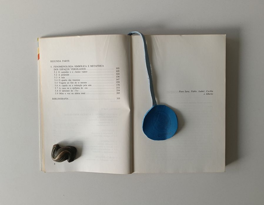 Espaço simbólico e metafísico