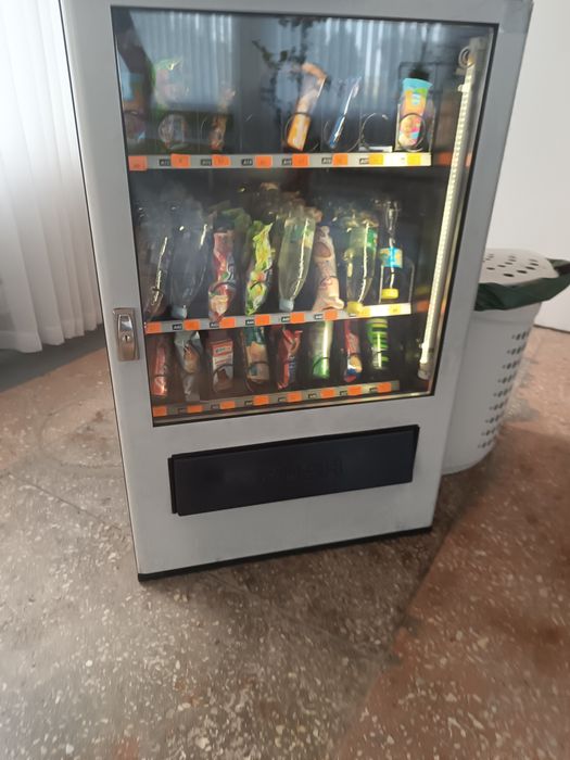 Продам Ведінговий кофе снековий автомат