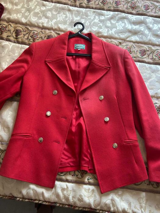 Casaco Lanidor Vermelho – Elegante e Intemporal