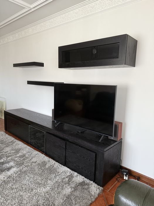 Mobilia da sala c/mesa de centro e prateleiras