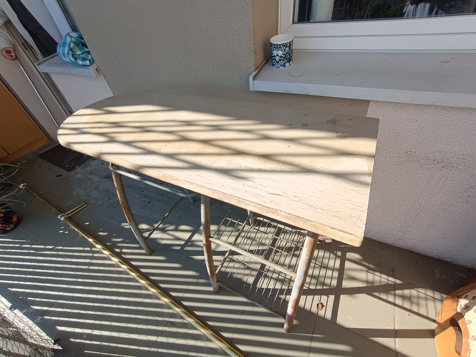 Starodawna deska do prasowania (stolik)