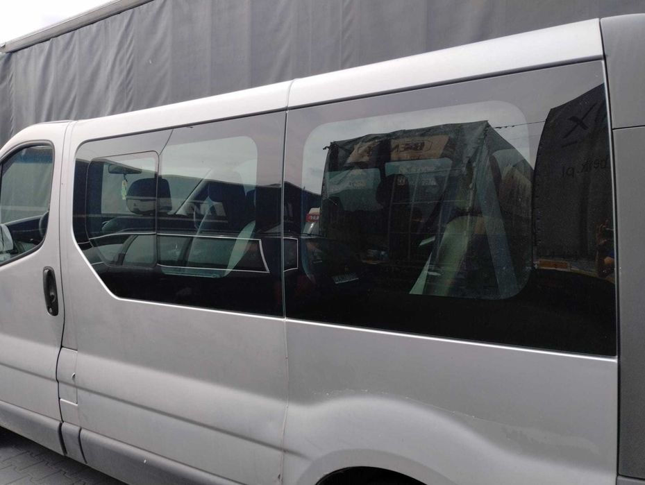 szyba karoseryjna tył tylna prawa lewa Opel vivaro A I 01-, Trafic II