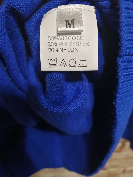 Светр жіночий...