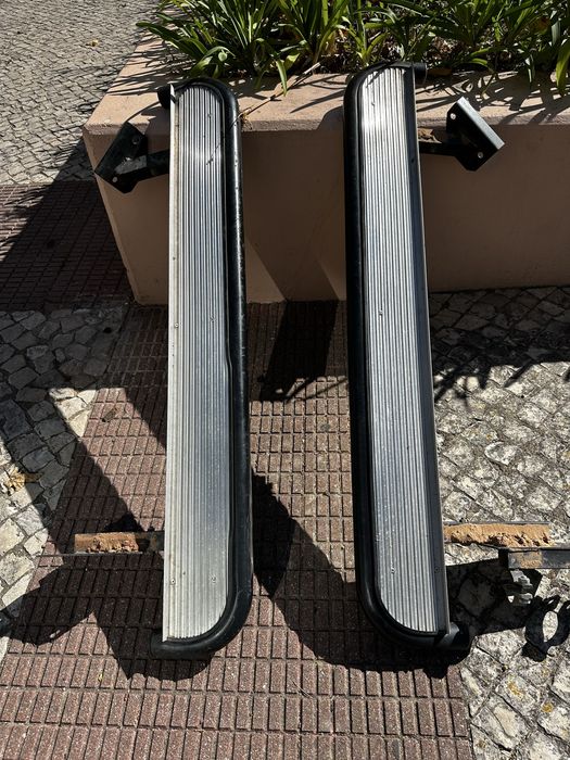 Par de Estribos metalicos para Land Rover Defender