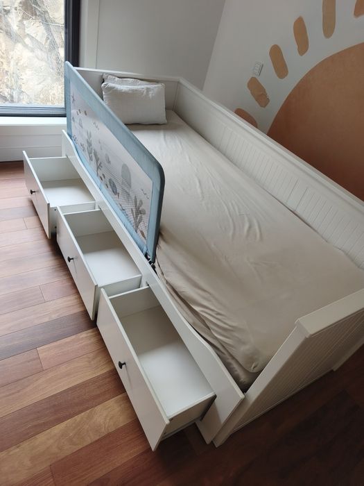 Cama criança Hemnes + colchões