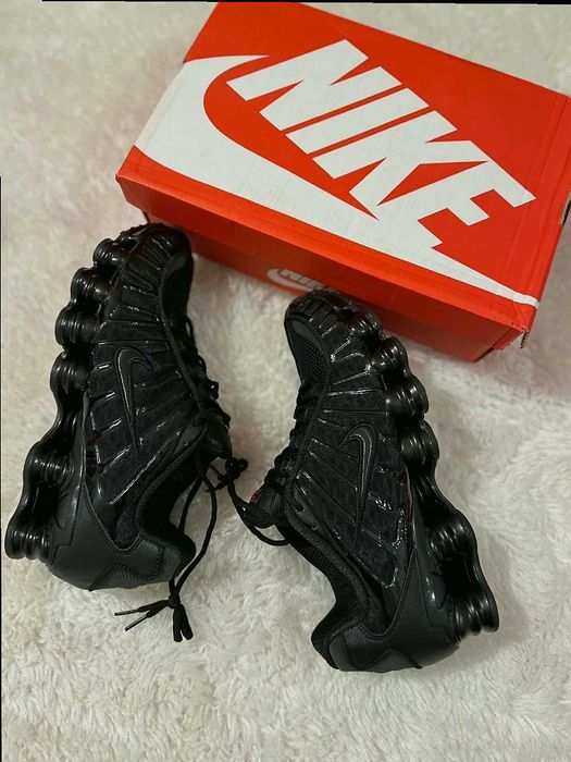 Buty sportowe Nike Shox TL Czarny Rozmiar.40
