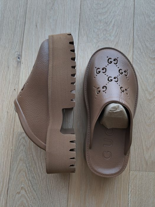 Gucci klapki brązowe 39