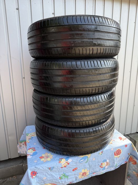 Продам комплект резины в отличном состоянии