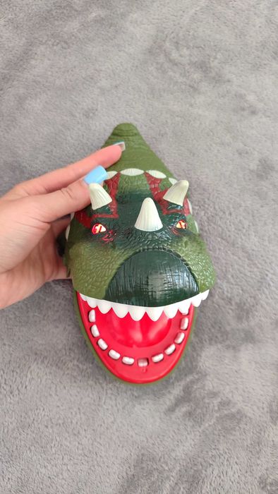 Interaktywna Gra Zręcznościowa Gryzący Dinozaur Triceratops