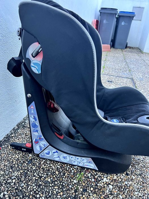 2 Cadeiras bebé Chico para automóvel com ISOFIX 8-18Kg