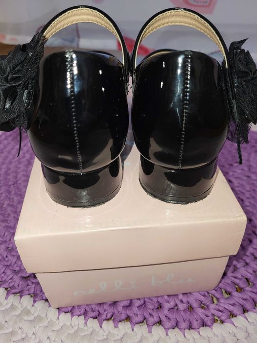 Eleganckie czarne buty dla dziewczynki r. 33