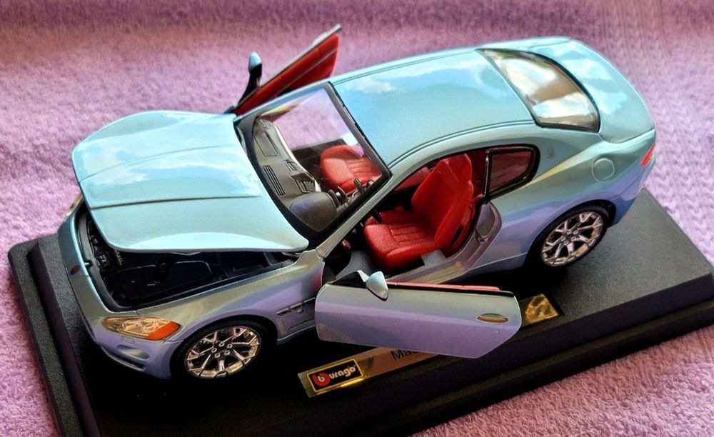 Машинка Мазераті Bburago 1:24 Maserati GT GrandTurismo