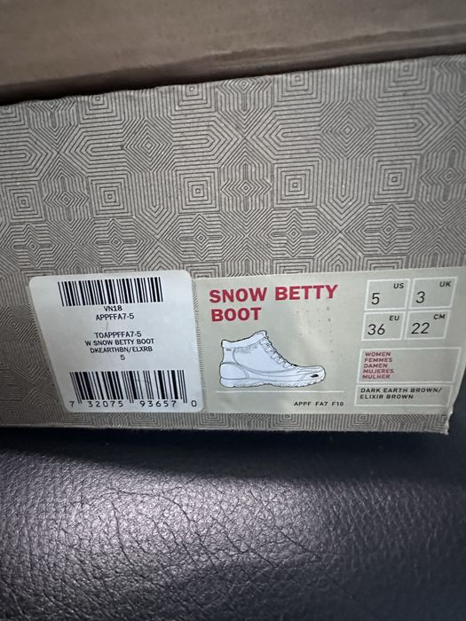 Buty damskie śniegowce North face Nowe