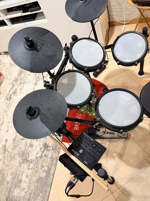 Bateria Alesis Nitro max kit 2025