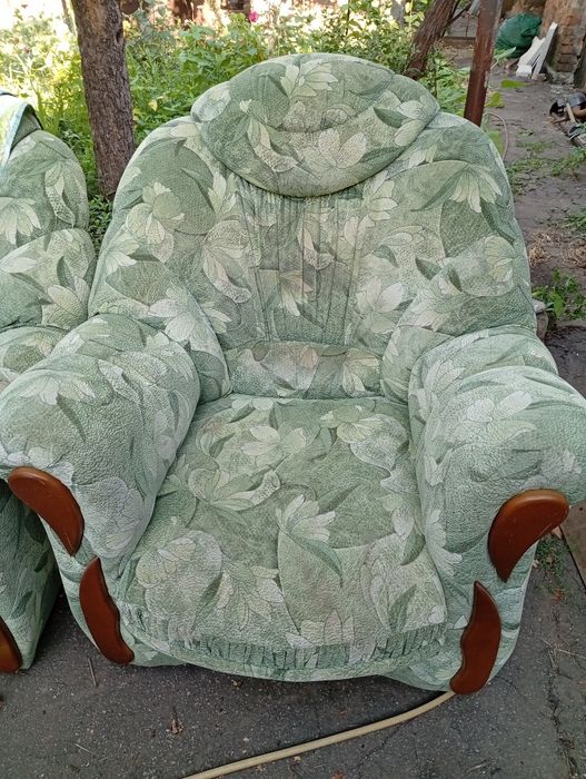 Диван та 2 крісла