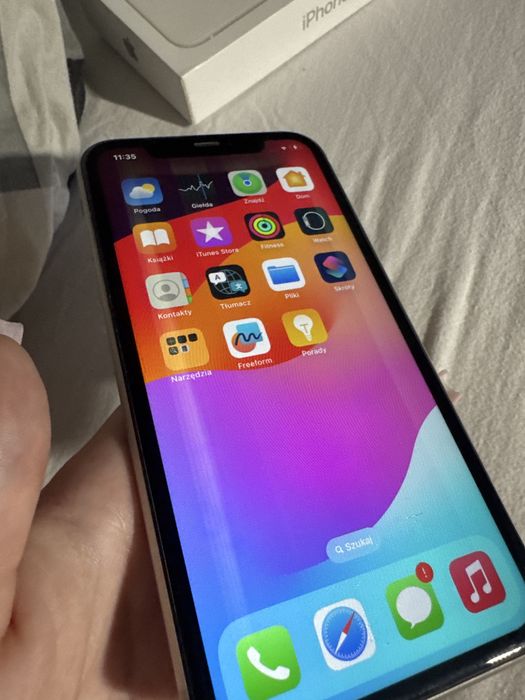 iPhone 11 64 GB.