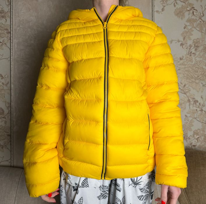 Продам куртку Benetton