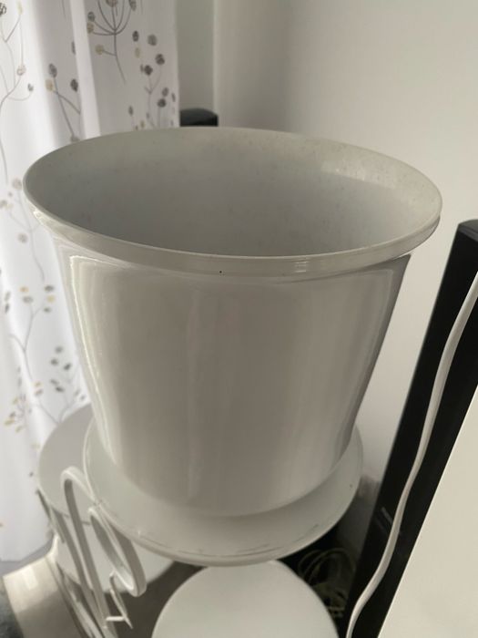 Duza donica biala porcelanowa 27/30