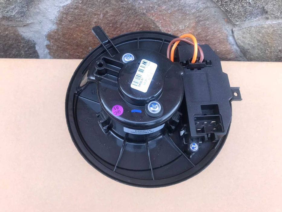 Моторчик печки Volkswagen Caddy Passat B6 Touran Golf 5 Skoda Octavia