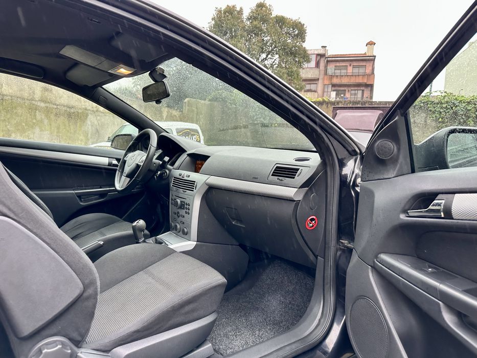 Opel Astra GTC 1.3CDTI