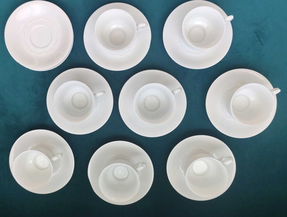 Stare, eleganckie filiżanki Ćmielów