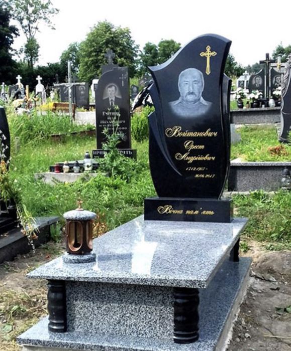 Установка и изготовление памятников из гранита