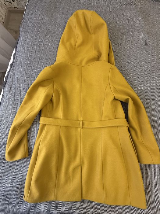 Жіноче демісезонне пальто