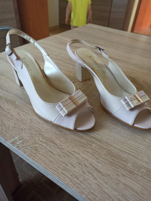 Cudowne lekkie obcasy r 37