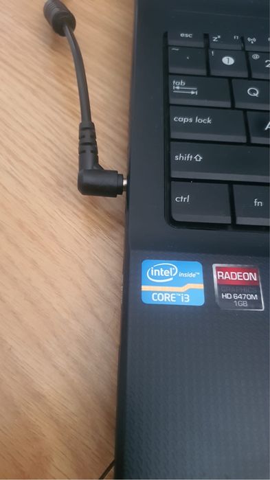 Portátil ASUS Intel Core i3 – 4GB RAM / 500GB HDD / Windows 10