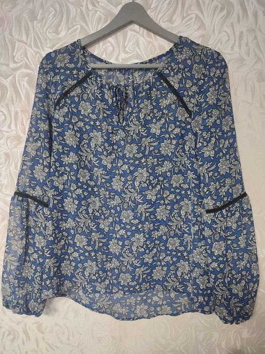 Святкова жіноча блузка