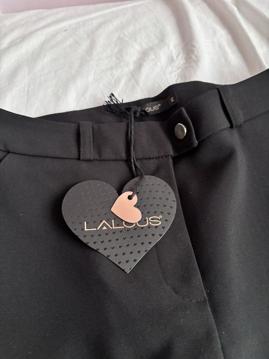 eleganckie czarne spodnie nowe cygaretki