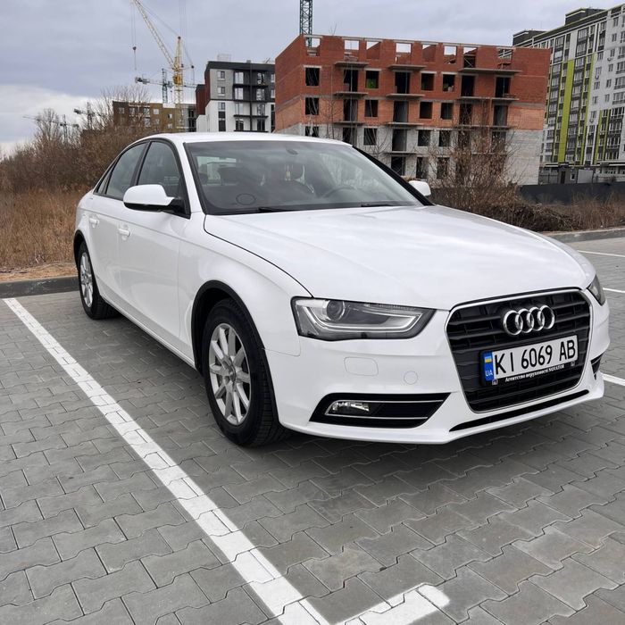 Продам свою автівку Audi A4 2014