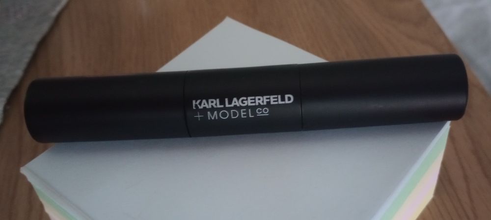 Obustronna pomadka karl lagerfeld+model co elle and lily