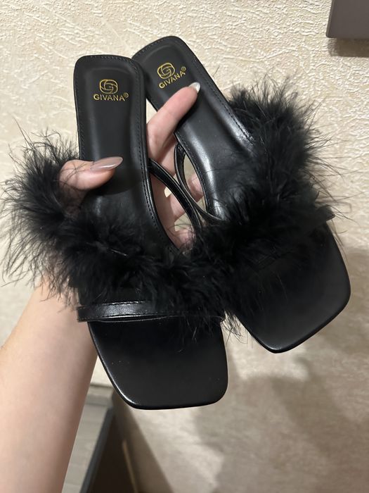 Трендові босоніжки мюлі