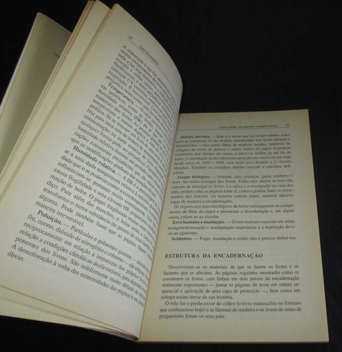 Livro Como cuidar encadernar e reparar livros Jane Greenfield