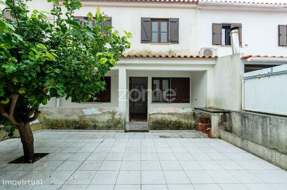 Moradia T3+1 em Manique de Cima a necessitar de acabamentos — Sintra (Santa Maria E São Miguel, São Martinho E São Pedro De Penaferrim), Lisboa