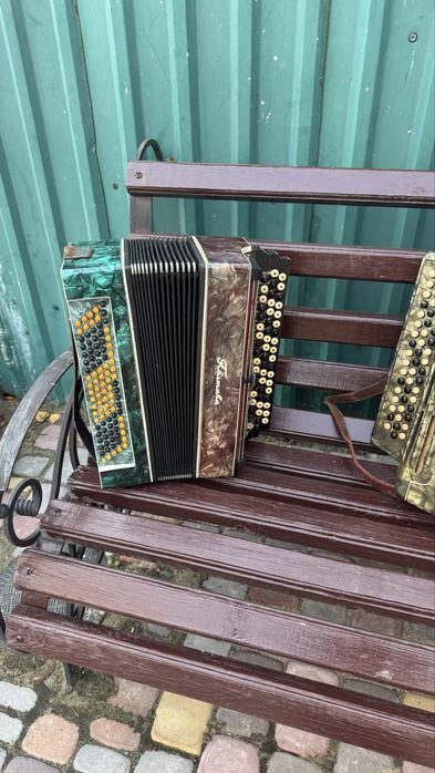 Баян акардіон гармонь