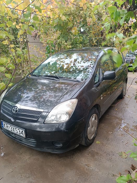 Тойота коррола версо 2002 рік