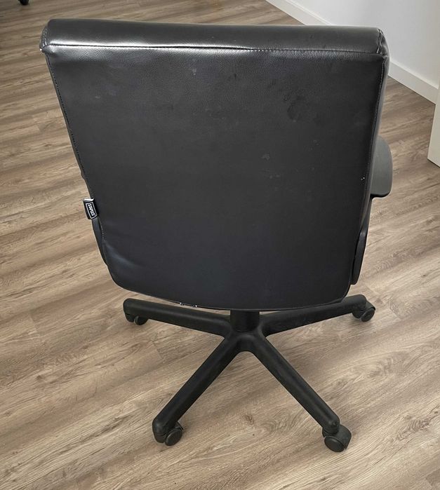 Cadeira Staples preta usada (20€) apenas 1 disponivel