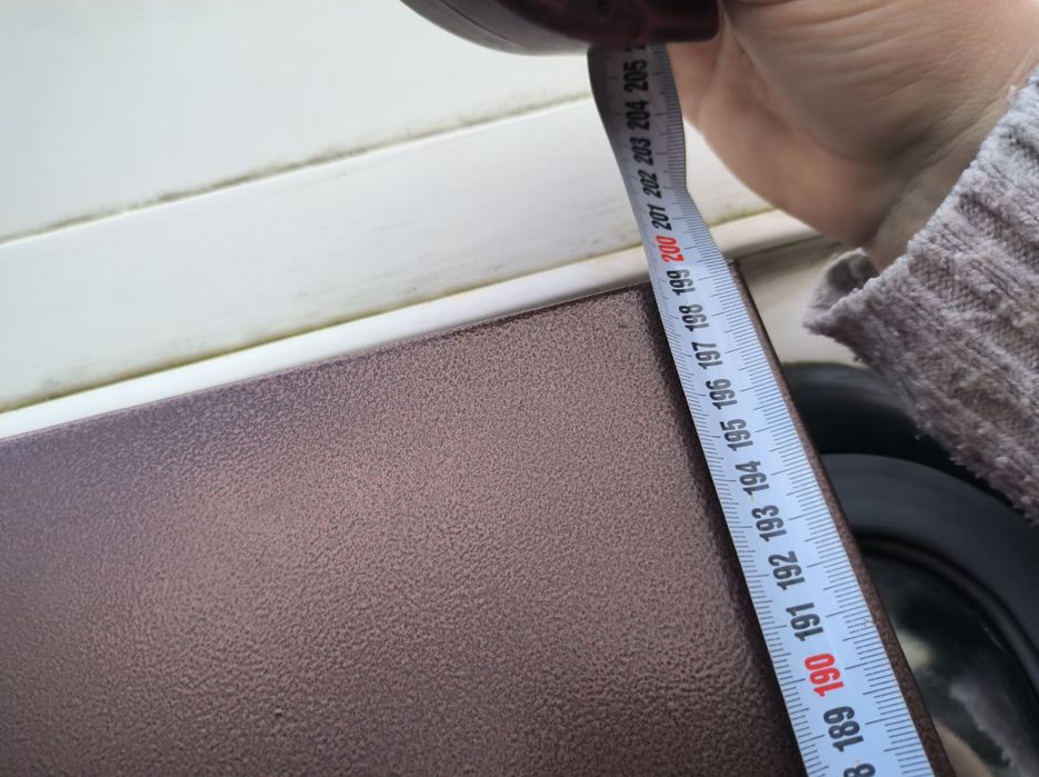 Двері вхідні металеві з коробкою, два набори ключів