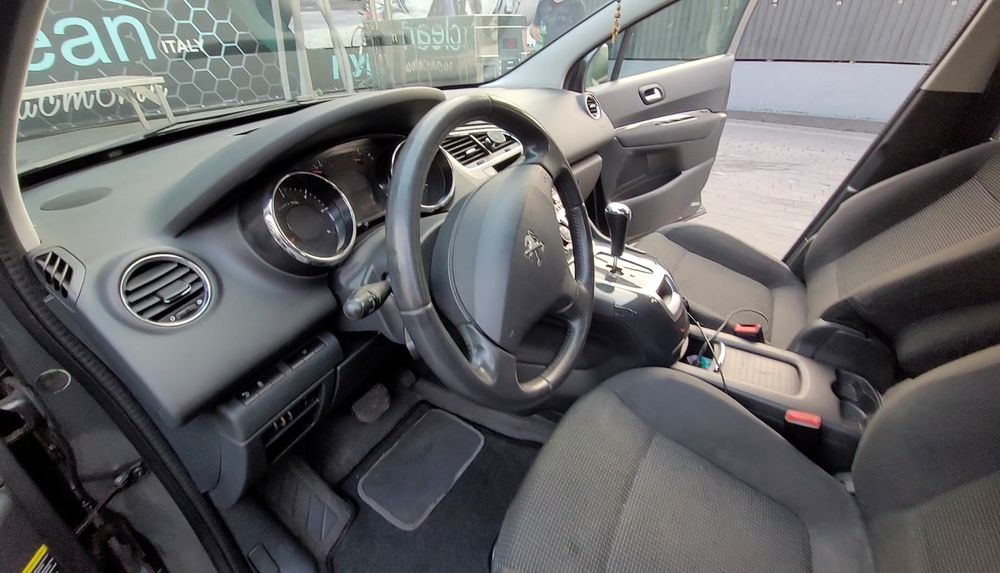 Peugeot 5008 (7 місне)