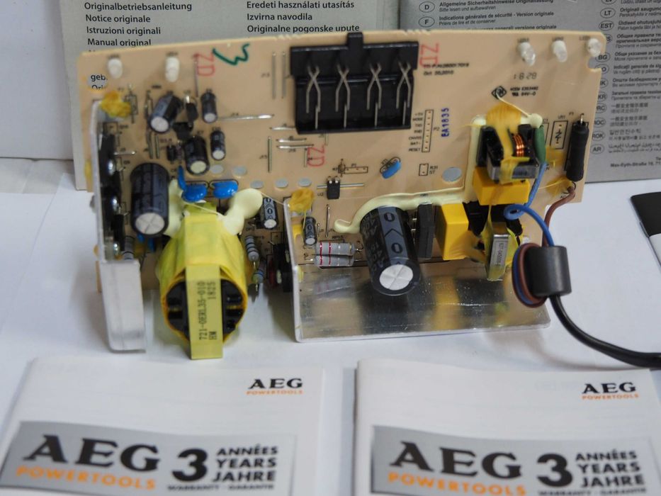 AEG BL 1418 ladowarka prostownik 14,4-18v BEZ obudowy wurth