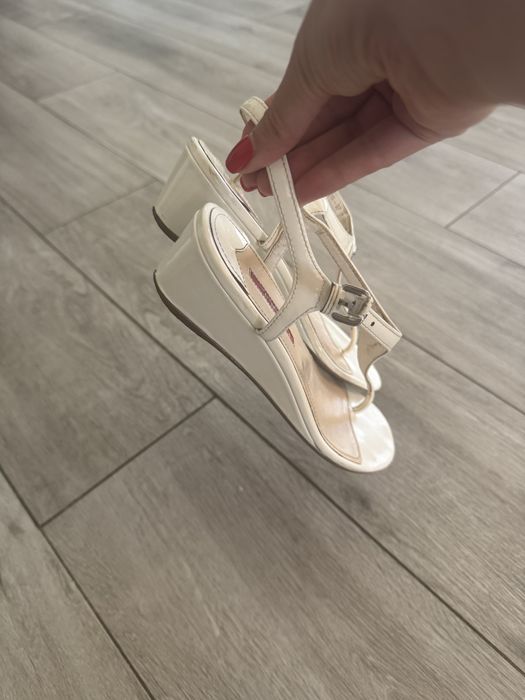Босоніжки Prada , оригінал
