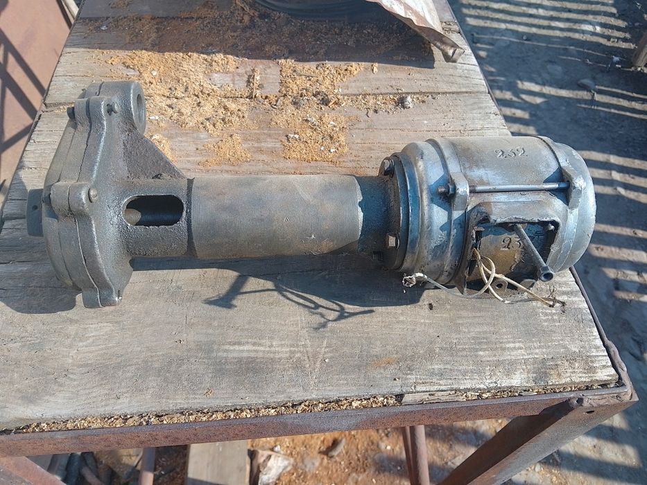 Насос для подачи эмульсии ток. фрезерных  станков .